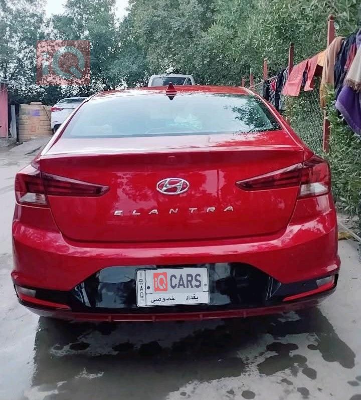 هیۆندای ئەلەنترا